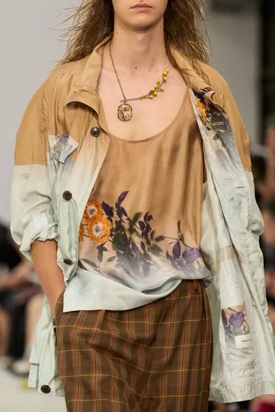 Look 66
